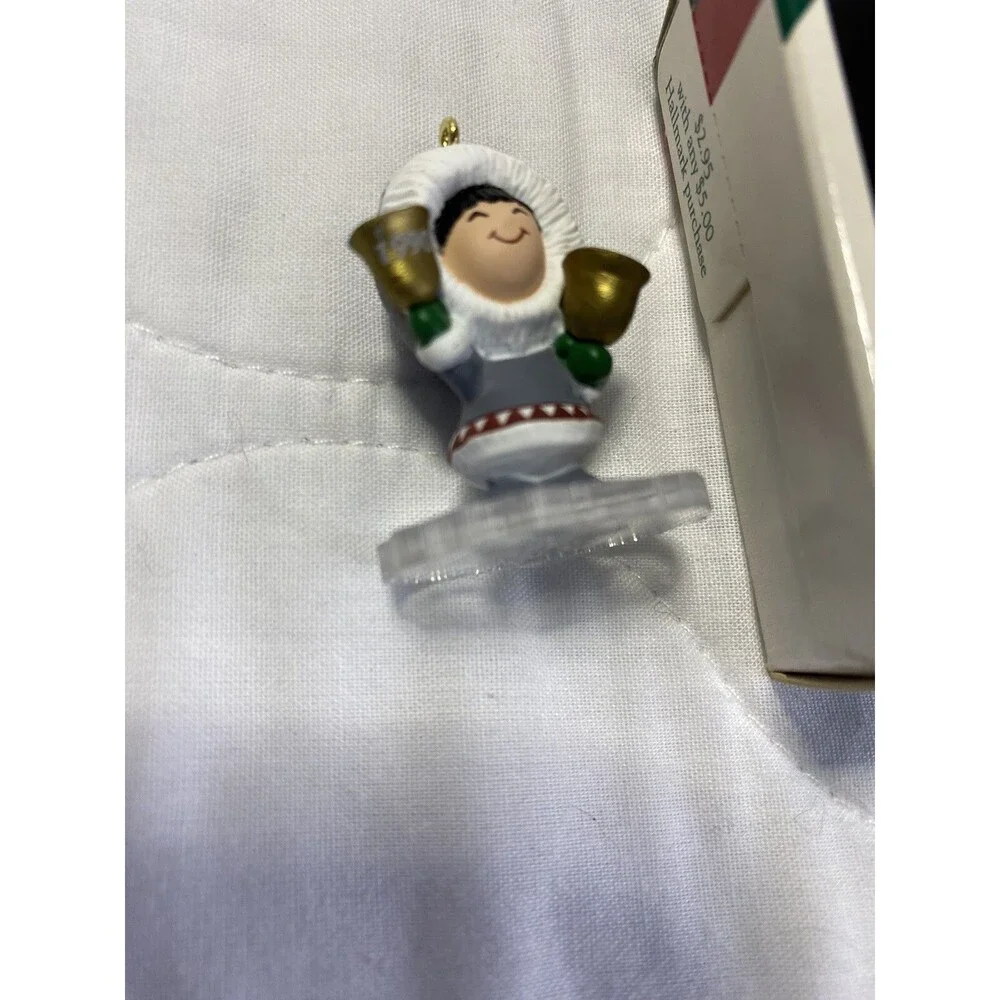 Hallmark Frosty Friends  Little Eskimo Ringing Bells Native Alaskan Vintage 1990